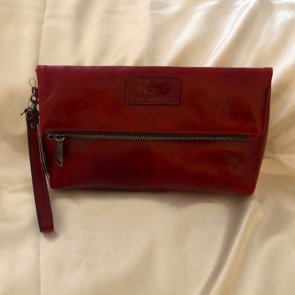 Patricia Nash Valerie Distressed Vintage Berry Red Leather Wristlet NWT & Card - Picture 2 of 12